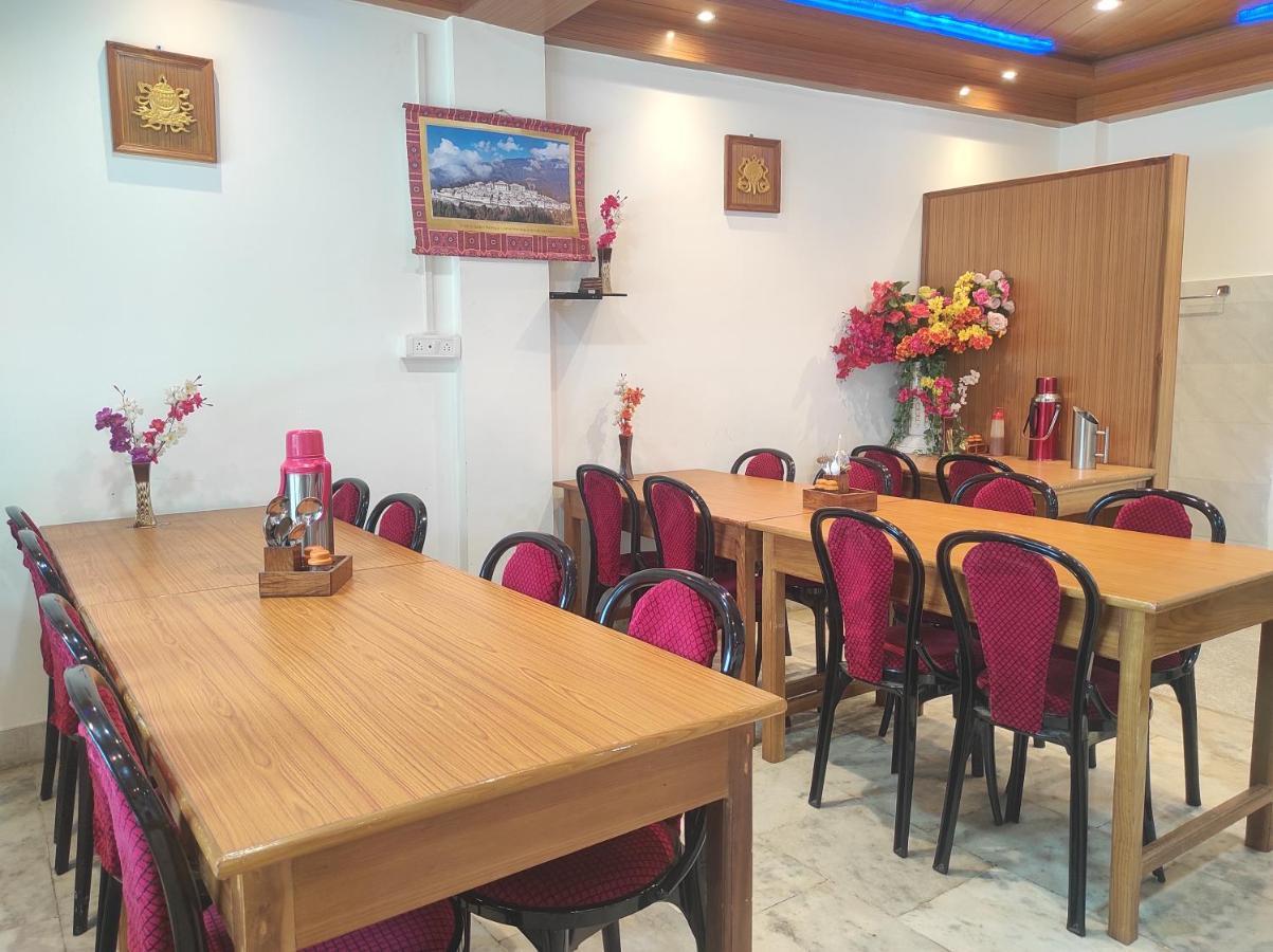 Hotel Tawang Regency Exterior foto